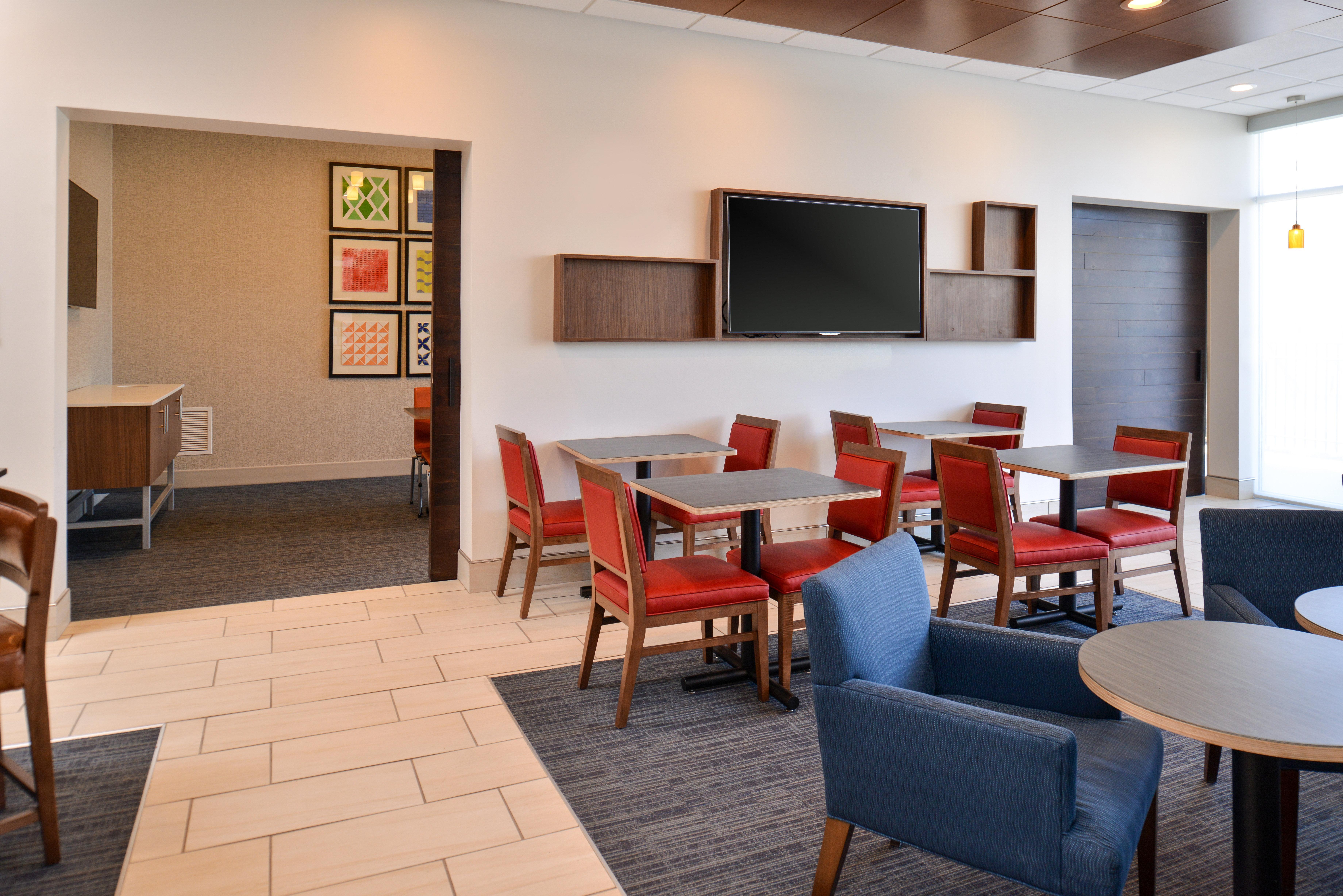 Holiday Inn Express & Suites Farmington Hills - Detroit By Ihg Exterior foto